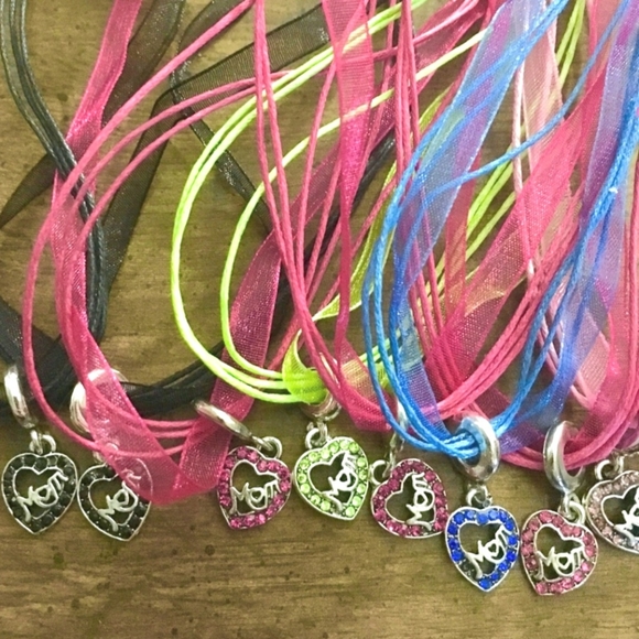MOM Heart Pendant Ribbon Necklace Bright Neon Pink Red Blue Yellow Black - Picture 5 of 10